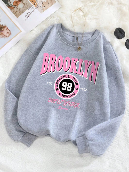 Brooklyn World Dreamer Graphic Sweatshirt - ClothesComing